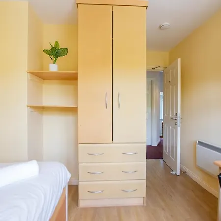 Spacious 5 Bedroom House