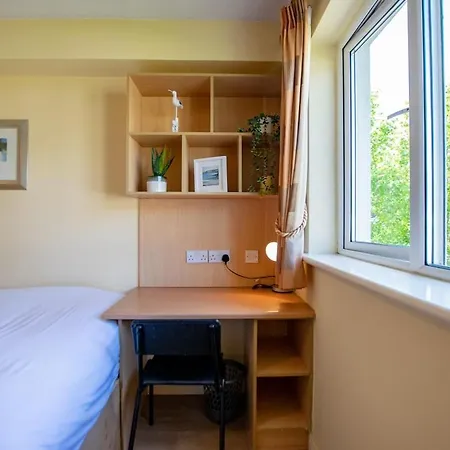 Spacious 5 Bedroom House Feriehus *