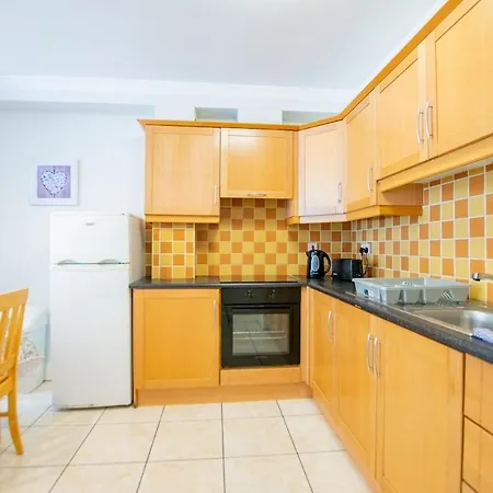 Spacious 5 Bedroom House Galway