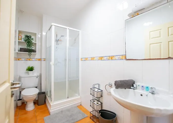 Spacious 5 Bedroom House * 戈尔韦