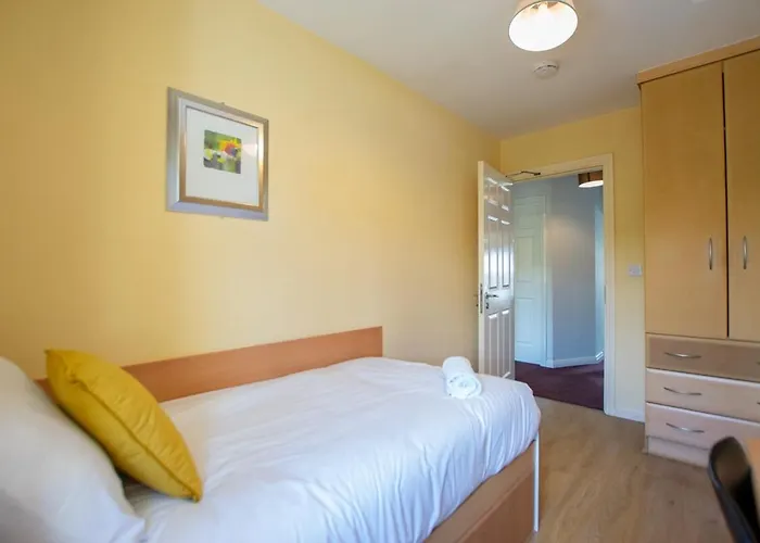 Spacious 5 Bedroom House