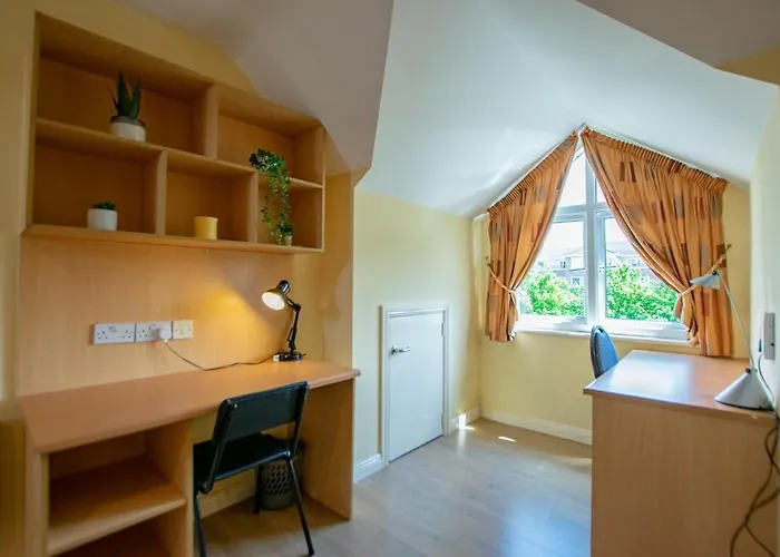 度假居 Spacious 5 Bedroom House 戈尔韦