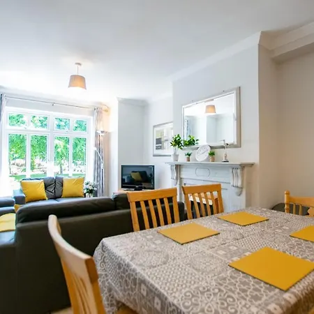 Spacious 5 Bedroom House ゴールウェイ