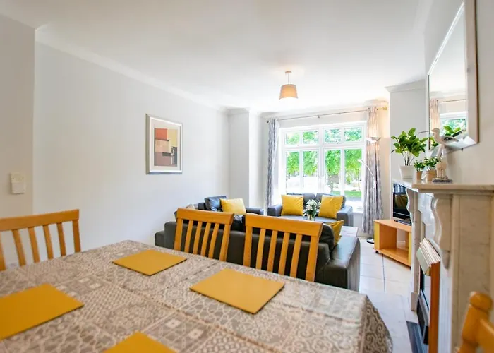 別荘 Spacious 5 Bedroom House *